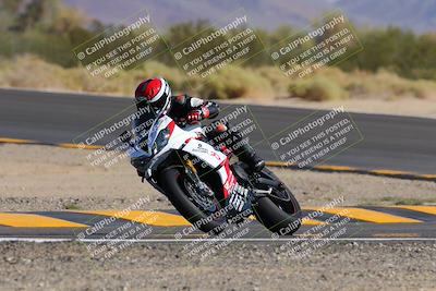 media/Oct-08-2022-SoCal Trackdays (Sat) [[1fc3beec89]]/Turn 10 (945am)/